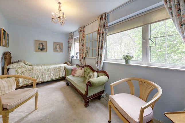 Terraced house for sale in Woodsford Square, London