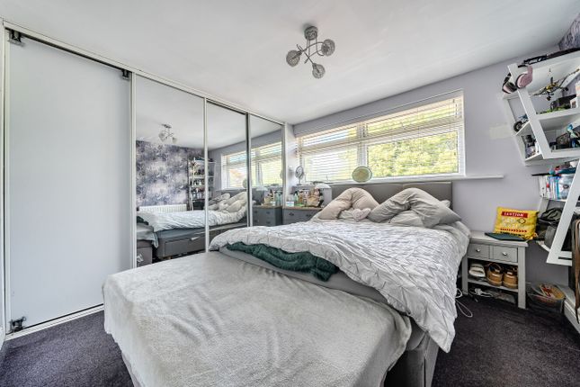 11, Coopers Close, Kent photo 4