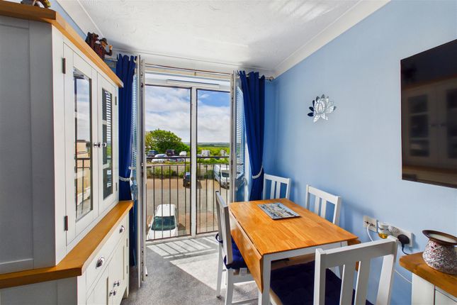 33, Windsor Court, Mount Wise, Newquay photo 4
