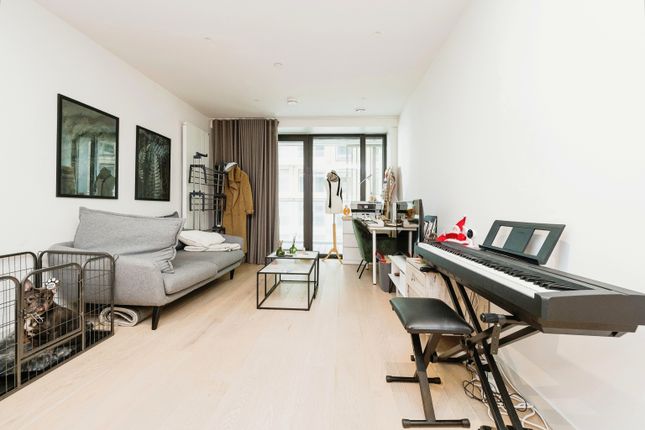 Flat for sale in Bonnet Street, London