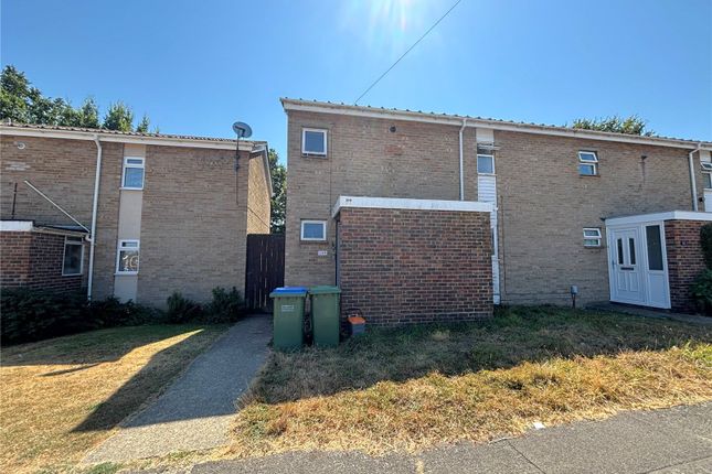109, Pelican Close, Hampshire photo 2