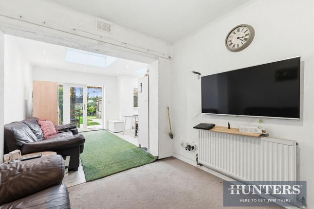 40, Curtis Road, Hounslow photo 3