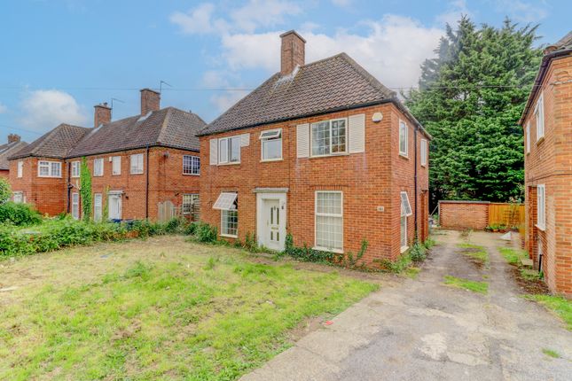 Thumbnail Detached house for sale in Rutland Avenue, High Wycombe