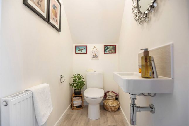 24, Midton Circle, Howwood photo 4