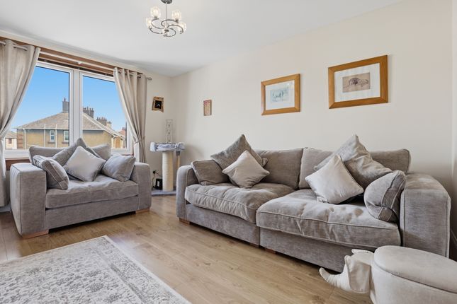 4 Almond Street, Grangemouth photo 4