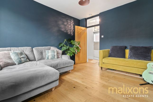 Flat 33, Sanders House Pathfield Road, London photo 2
