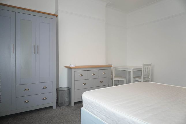 Cedar House, Culmington Road, London photo 5