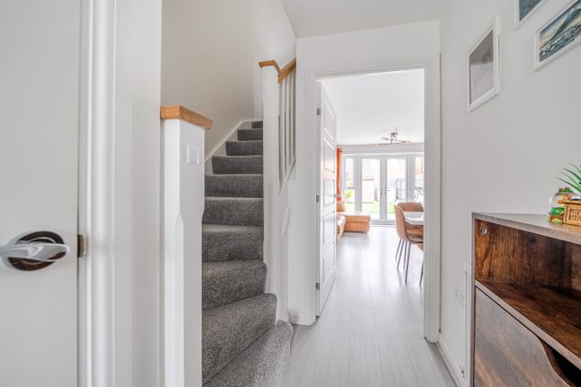 7, Perry Grove, Leeds photo 4