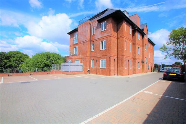 Thumbnail Flat for sale in Hendon Park View, Great North Way, Hendon