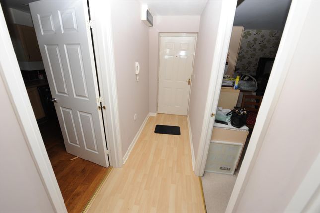 62, Javelin Close, Bradford photo 5