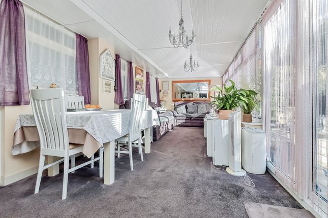 25, Rainsborough Gardens, Market Harborough photo 4