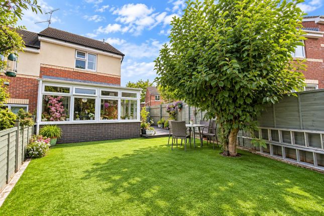 27, Armstrong Close, South Gloucestershire photo 3
