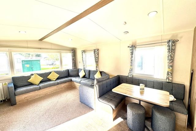 Abi Trieste, Vinnetrow Rd West Sussex, Chichester photo 3
