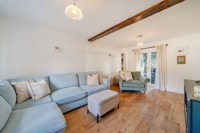 3, Radford Close, Surrey photo 3