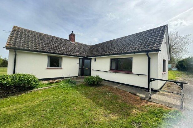 Thumbnail Bungalow to rent in Highlands Hill, Chelmsford