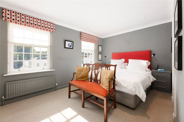 36, Beaufort Close, London photo 3