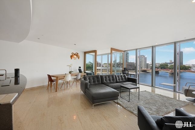 Flat for sale in St. George Wharf, London