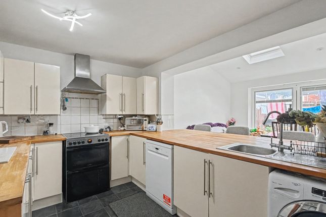 14, Woodpiece Road, Oxfordshire photo 4