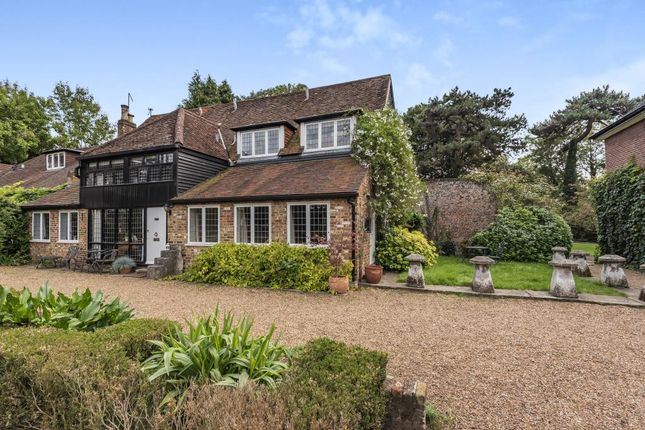Thumbnail Cottage to rent in Sunbury, Sunbury On Thames