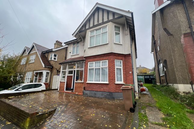Thumbnail Detached house to rent in Hawthorn Road, Sutton
