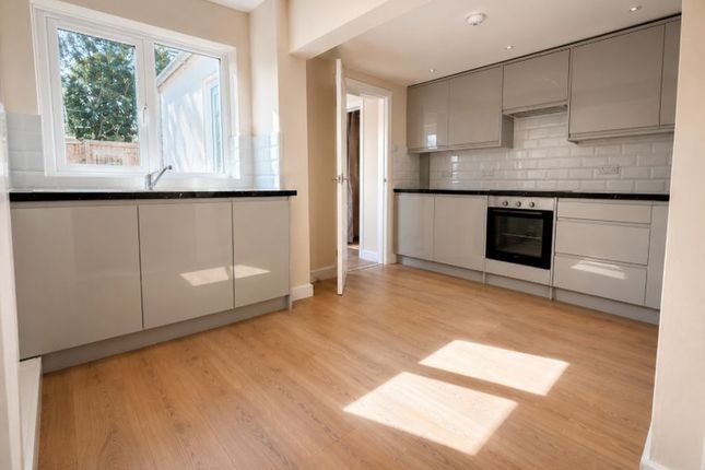 Room 3, 8, Leonard Road, Gosport photo 2