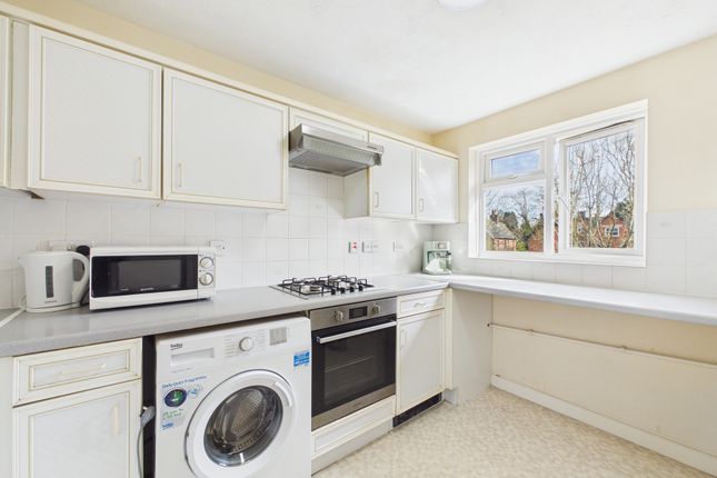 73 Greenacres, Horsham photo 3