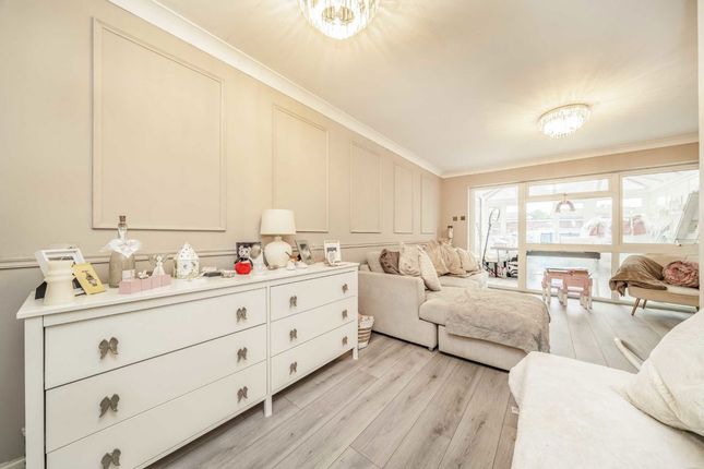 17, Ashdene Close, Ashford photo 4
