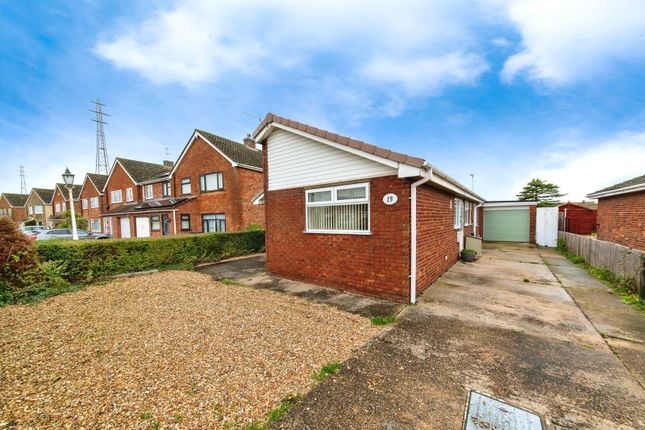 13, Maple Road, Lincolnshire photo 2