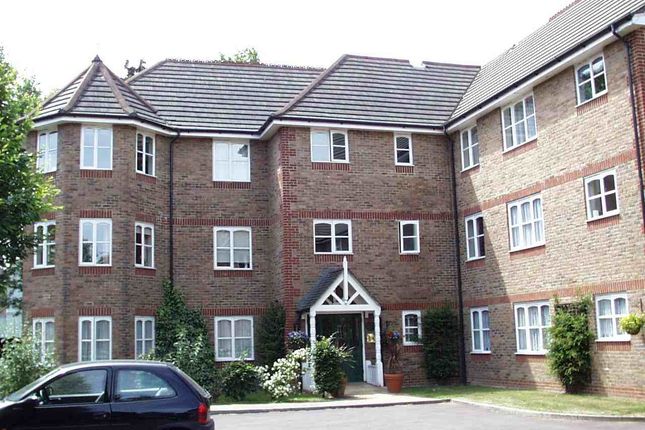Thumbnail Flat to rent in The Beeches, Halsey Road, Watford
