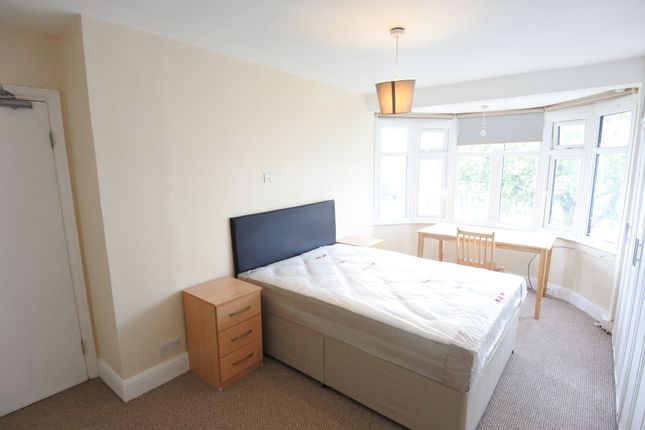 Thumbnail Room to rent in Southfields, Hendon