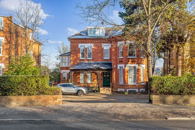 Flat K Chesterfield Lodge, London photo 2