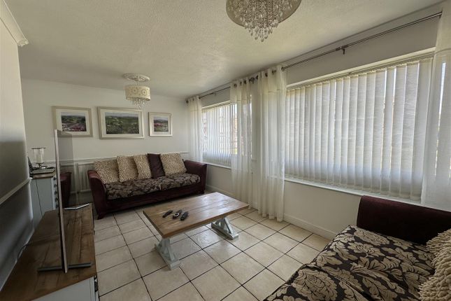 43, High View, Milton Keynes photo 2