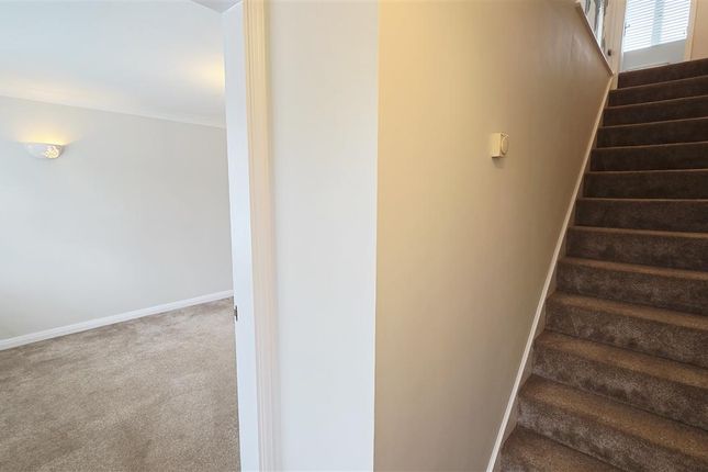 Millbrook Close, Winsford photo 4