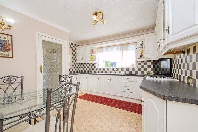 20, Hillcrest Rise, Burntwood photo 2