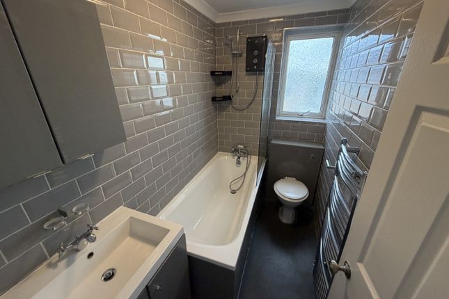 83, Coniston Road, Dronfield photo 3