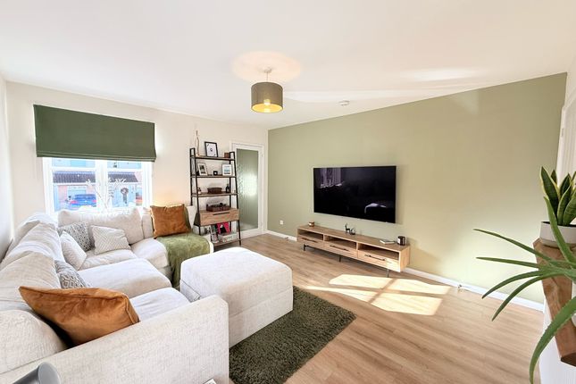19, Keppock Place, Falkirk photo 3