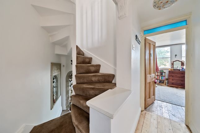 Flat for sale in Muswell Avenue, London