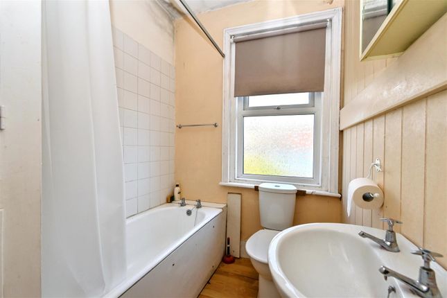 23, Leaf Road, Eastbourne photo 4