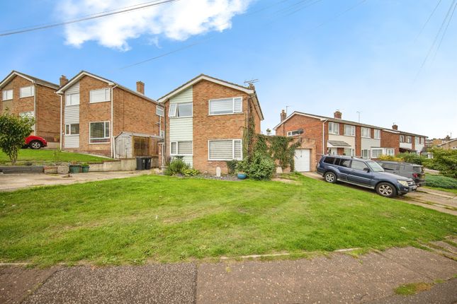 3-bed detached on 30, Larksfield Crescent, Harwich, £270,000