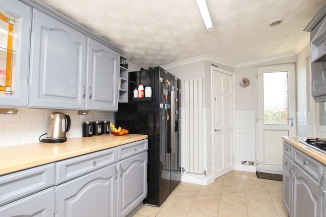 9, Oak Road, Llanharry photo 4