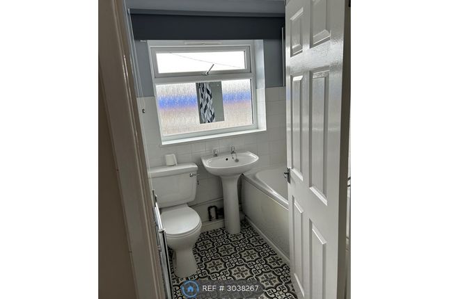 Locking Road, First Floor Flat, Weston-Super-Mare photo 2