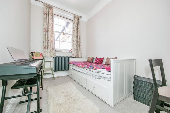 Flat for sale in Ribbans Park Road, Ipswich