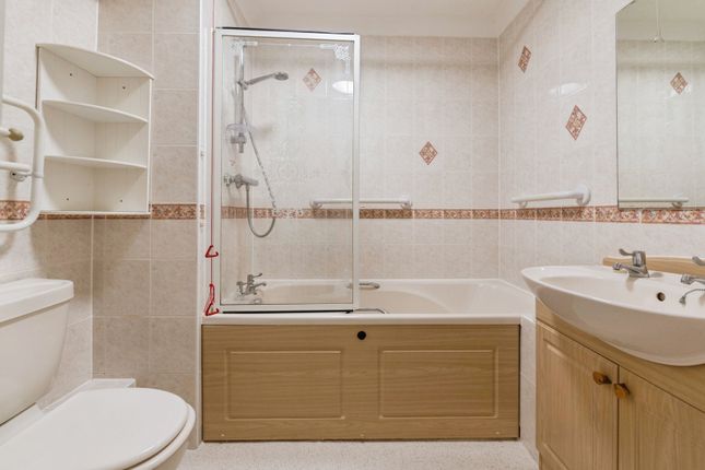 20, Conrad Court, Stanford-le-Hope photo 4
