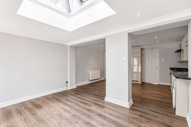 14, Aplins Close, Harpenden photo 4