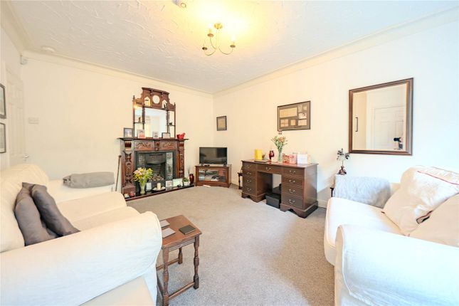 75, Parkside Road, West Yorkshire photo 4