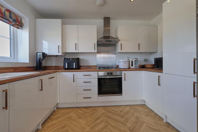 5, Garden Crescent, Barlestone photo 3