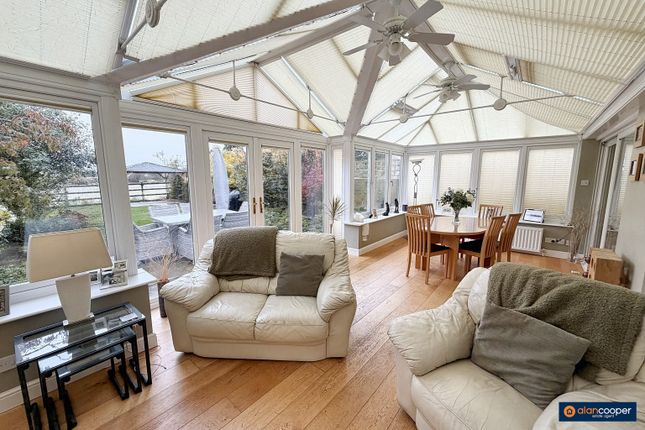 28 Foxs Covert, Fenny Drayton, Leicestershire photo 3