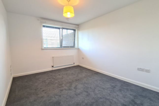 Flat for sale in Bentinck Road, Yiewsley, West Drayton