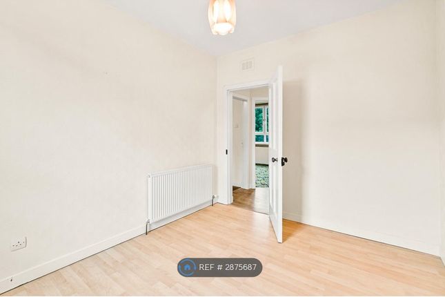 Larchfield Avenues, Glasgow photo 5