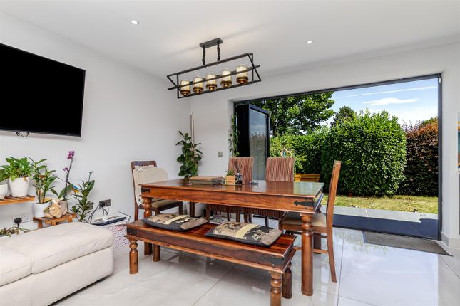 2A, Downes Road, St. Albans photo 4